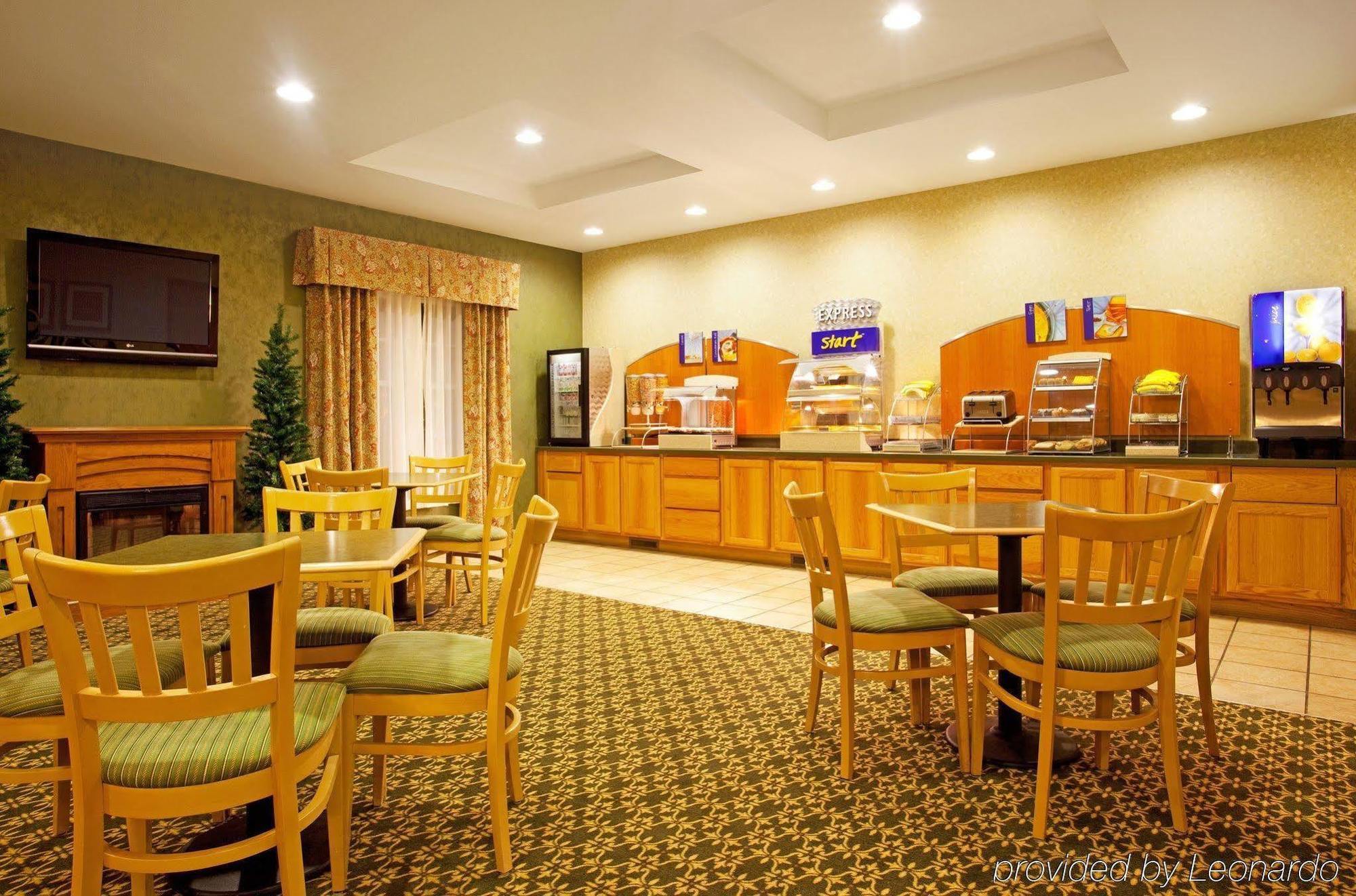Holiday Inn Express & Suites Iron Mountain, An Ihg Hotel Ресторан фото