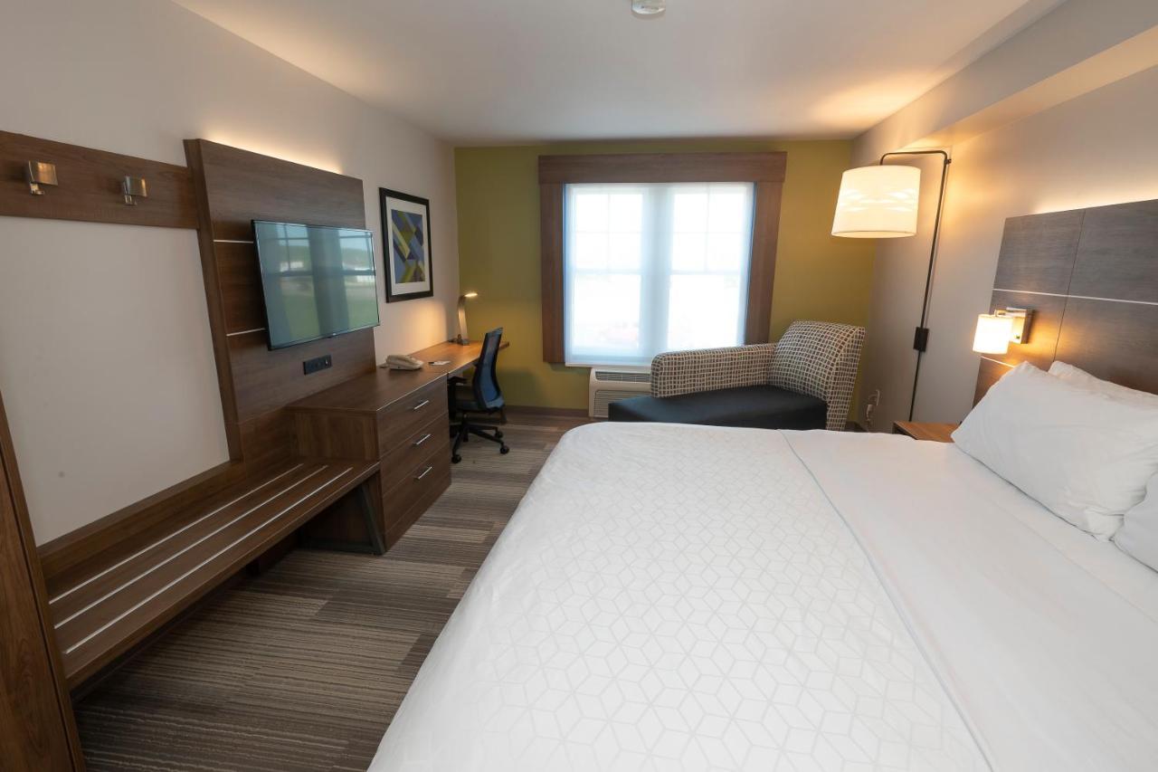 Holiday Inn Express & Suites Iron Mountain, An Ihg Hotel Экстерьер фото